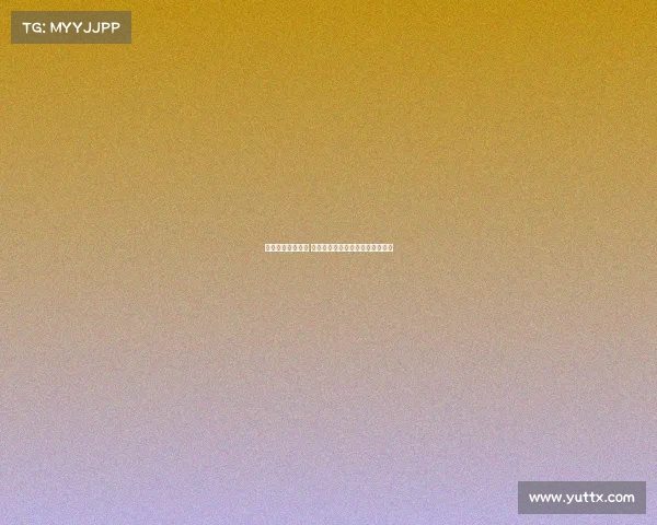 暴雨突袭比赛中断 球场瞬间化身游泳池惊现水灾奇观